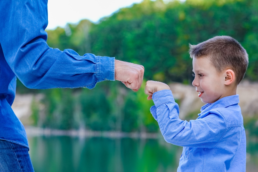 شکل گیری اعتماد به نفس و عزت نفس کودکان و وظایف والدین