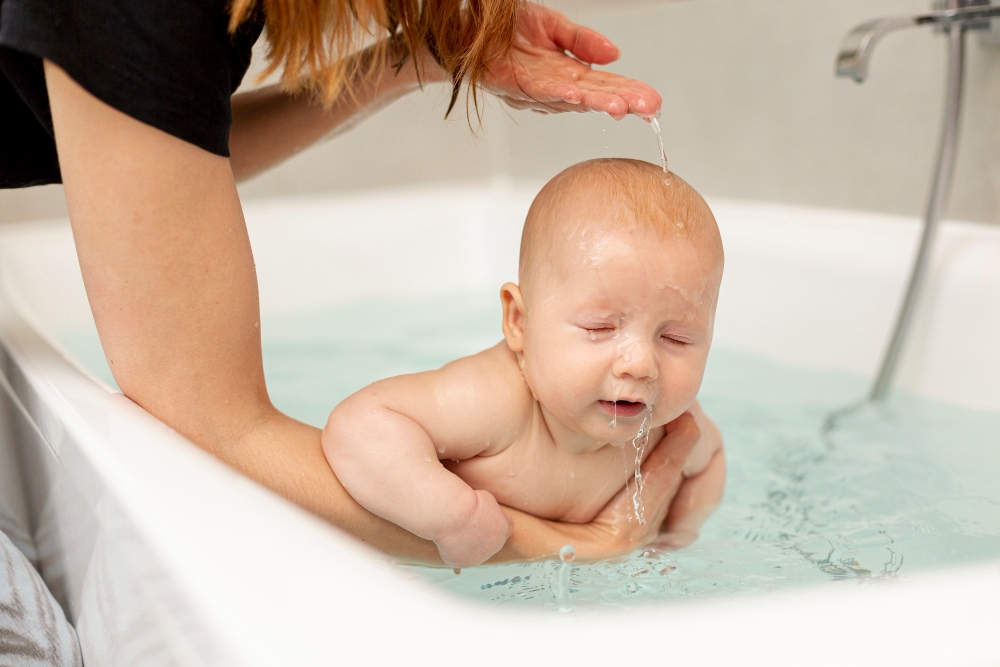 چگونه نوزادمان را حمام کنیم؟